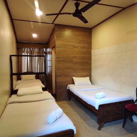 שילונג Baba Tourist Lodge מראה חיצוני תמונה