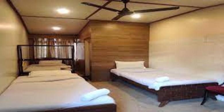שילונג Baba Tourist Lodge מראה חיצוני תמונה