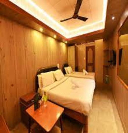 שילונג Baba Tourist Lodge מראה חיצוני תמונה