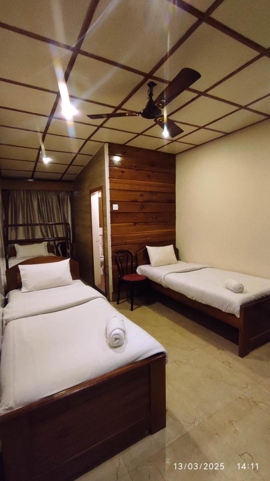 שילונג Baba Tourist Lodge מראה חיצוני תמונה