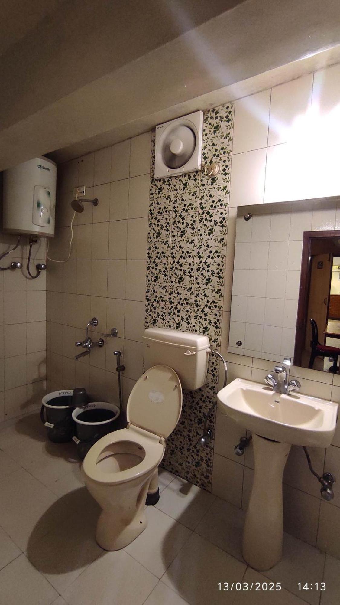 שילונג Baba Tourist Lodge מראה חיצוני תמונה