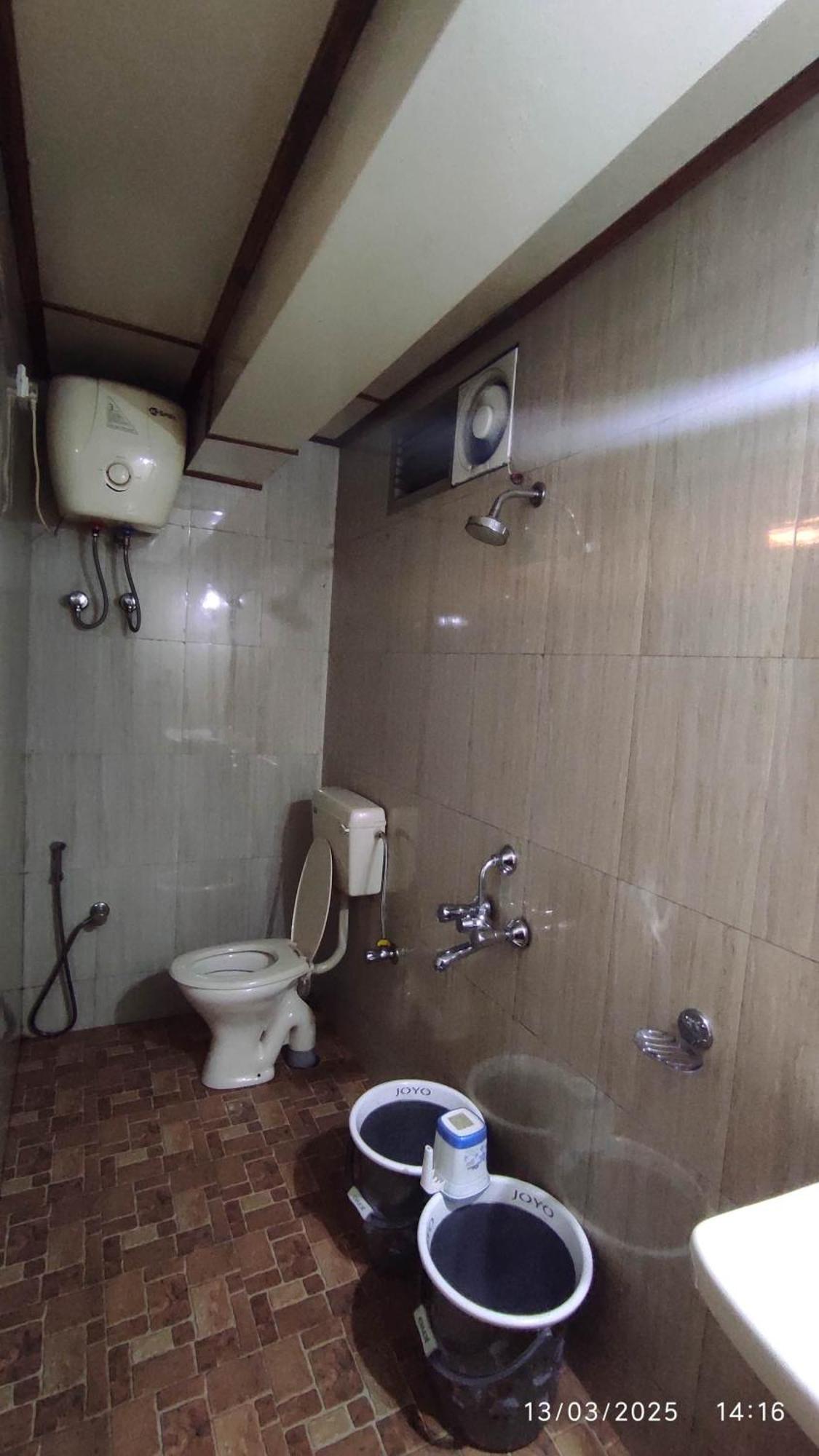 שילונג Baba Tourist Lodge מראה חיצוני תמונה