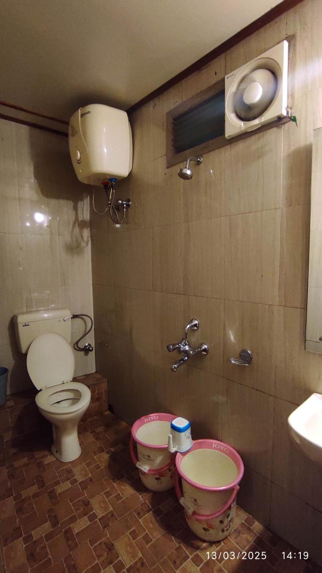 שילונג Baba Tourist Lodge מראה חיצוני תמונה